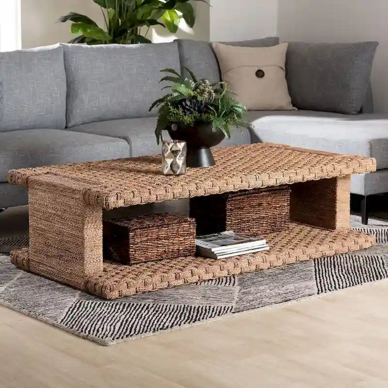 Handgewebter Couchtisch aus Seegras mit offenem Regal - rechteckiger Korb-Couchtisch für das Wohnzimmer im Küsten-Boho-Stil